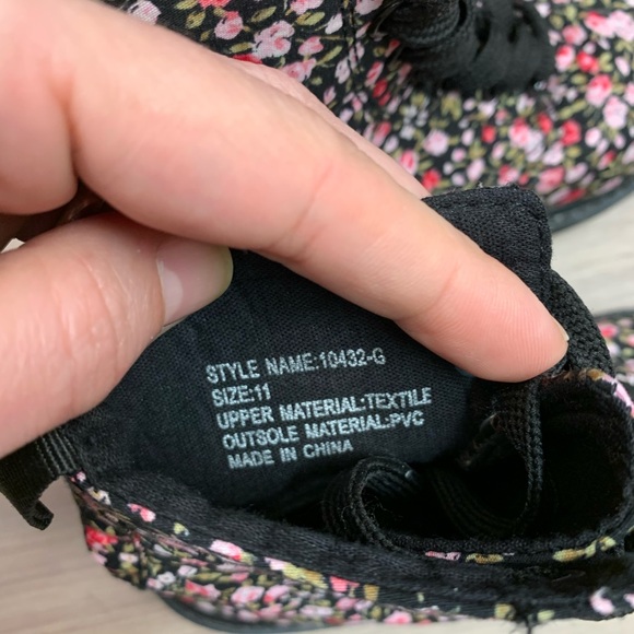 Aviva Girl Floral Lace Up Combat Boots Kids 11 - Picture 5 of 8